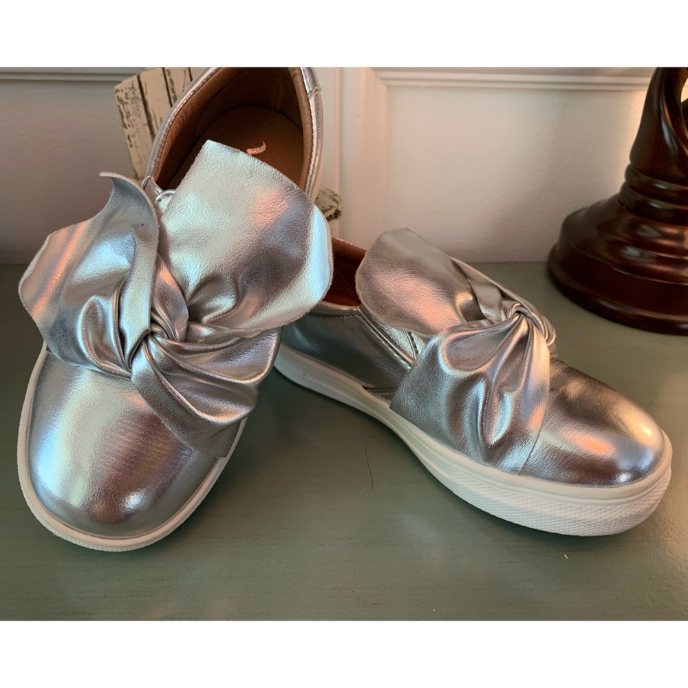 NINA-GIRLS EUC- slip on sneaker . 2 sizes 11&13